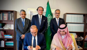 سعودیہ نے پاکستان میں رکھے 3ارب ڈالر رول اوور کردیے، معاہدے پر دستخط